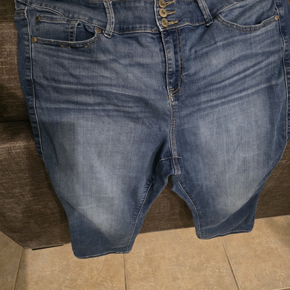 Torrid Blue Jean Cropped Jeggings